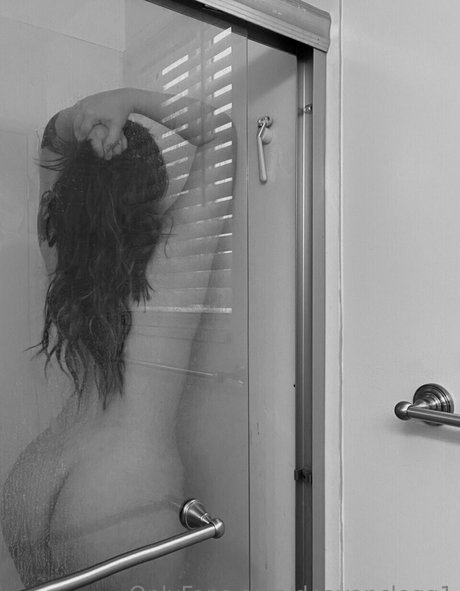 Deavan Clegg kunst erotische bilder