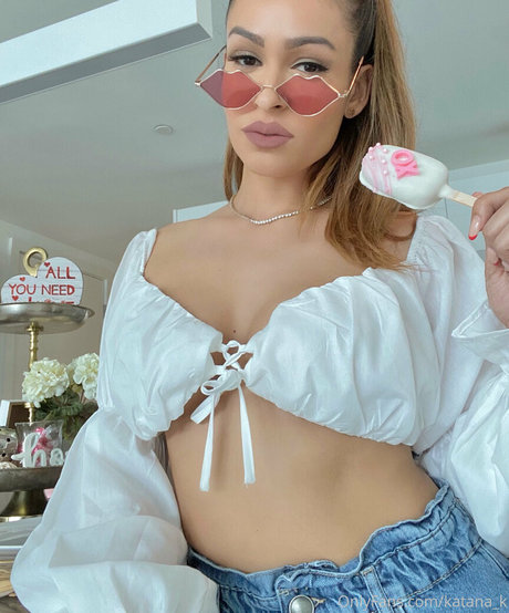 Katana Kombat pornostar exklusive archiv