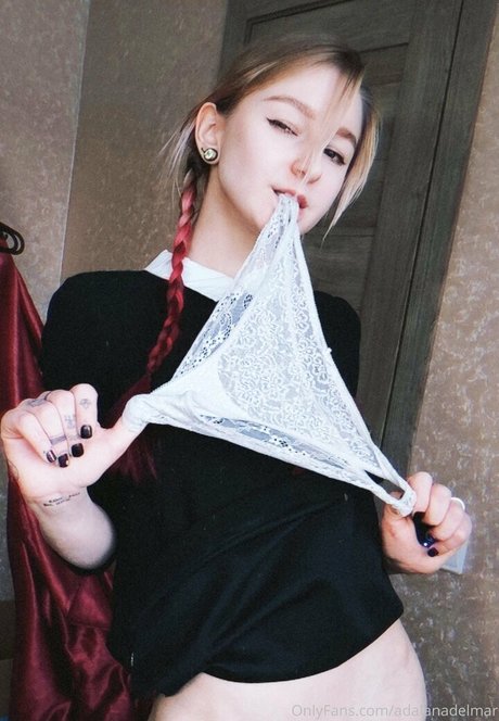 Lana Delmar hübsche perfekte bilder