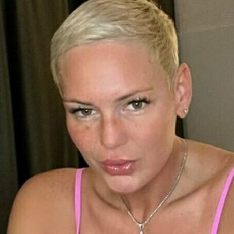 KADEN KOLE erwachsene nackte galerie