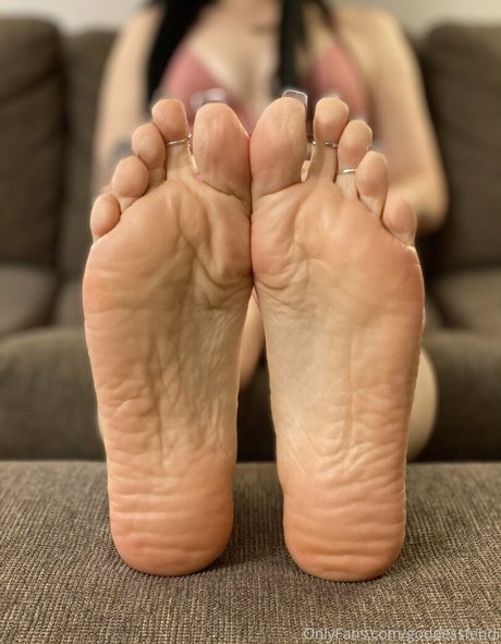 Goddess Fendi erwachsene xxx archiv