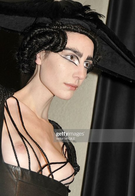 Amelie Lens schöne hd foto