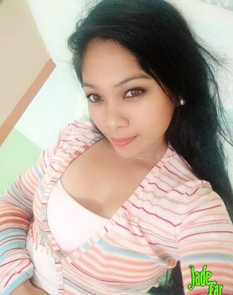 Jade Far erotische kunst galerie