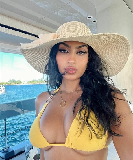 Shreya Arun sexy erwachsene bilder