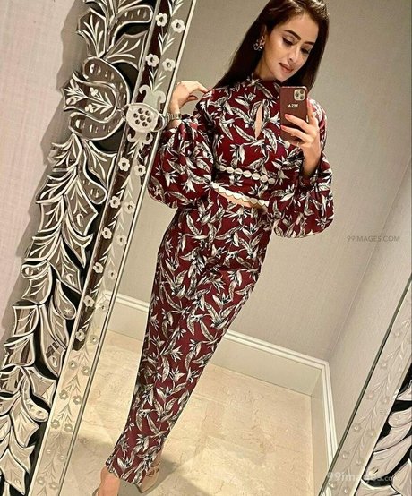 Musskan Sethi schöne pornostar galerien