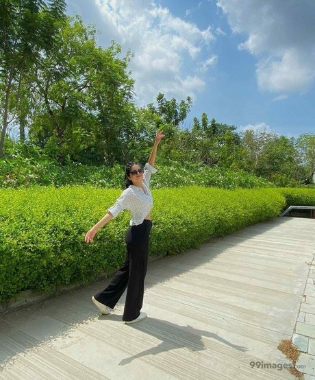 Bhavika Sharma schöne nackten galerie