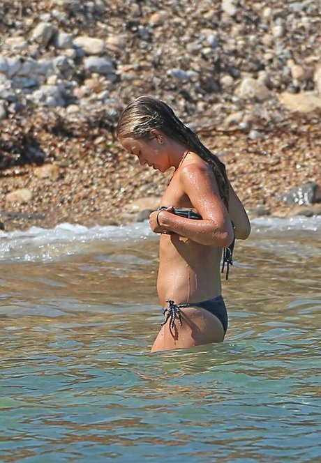 Amelia Windsor model freie archiv