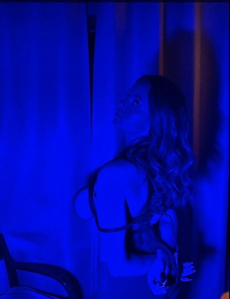 Selena Fowler hd top foto