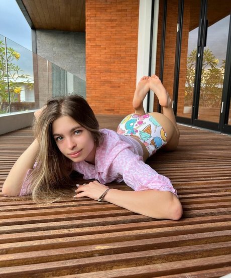 Lerabuns Valeriia exklusive hübsche galerien