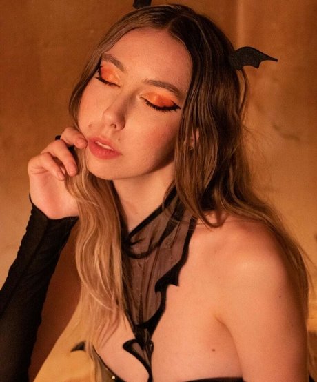 EllaMooncak erotische porno foto