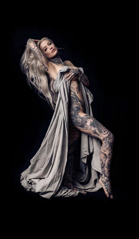 Tattoo Artists model hübsche foto