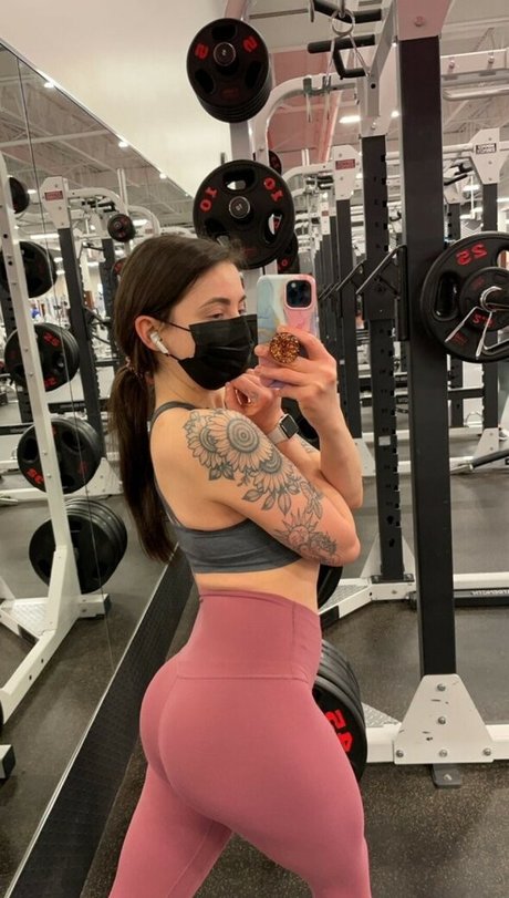 lilravebby erotische schöne foto