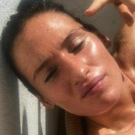 Lili tyrkvmsz nackt hübsche bild