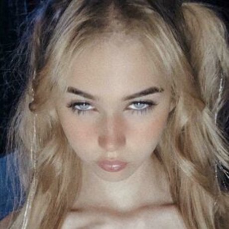 Hannaalexis model exklusive galerie