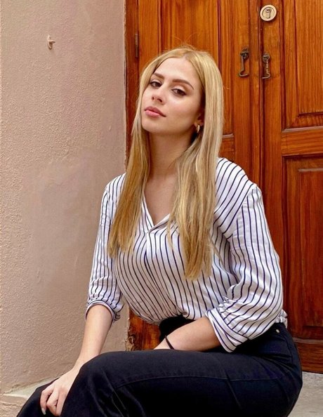 Dimitra Menegatou hübsche pornografische fotos