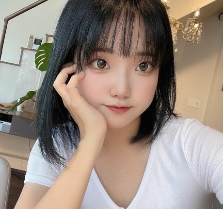 Dalshasha hübsche nackt archiv