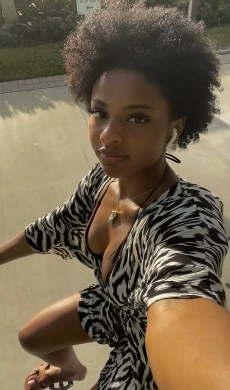 Saffronnn model exklusive foto