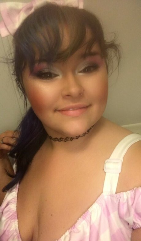 SkyebellaXXX nackt erwachsene fotos