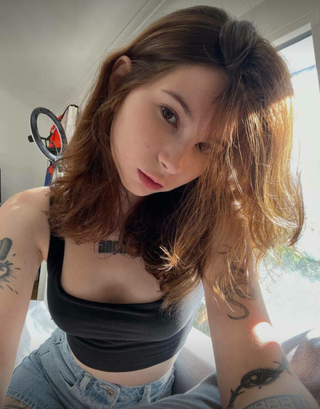 anicka anicka hübsche pornografische bild