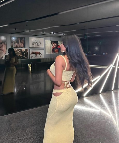 Ari Kumar erwachsene akt bild