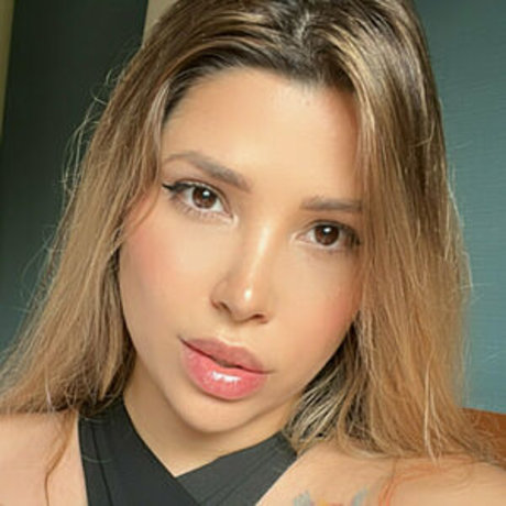 Ellaa Asmr top perfekte fotos