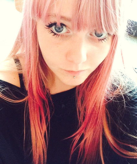 Dee Mented top nackte foto