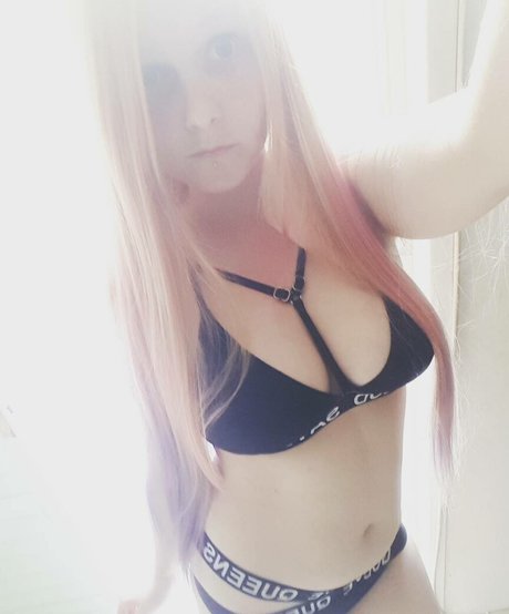 Dee Mented model sex bilder