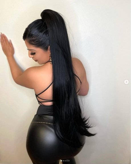 Champagne Chronicles kostenlose pornostar fotos