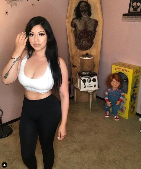 Champagne Chronicles top sex bilder