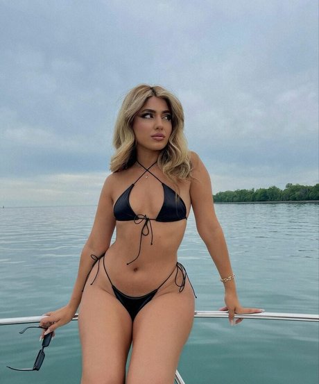 romitavlz pornostar nette bilder