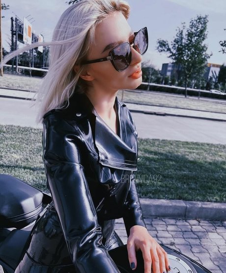 Bronnica hübsche sexy bild