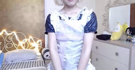 schöne blonde onlyfans schöne akt bild