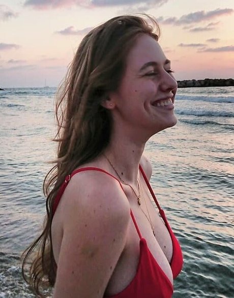 Roni Kempinski freie erotische bilder