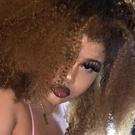 Sheismami hübsche nackte bild