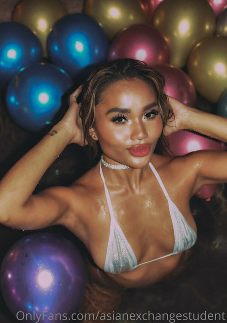 Asianexchangestudent erotische nackt fotos