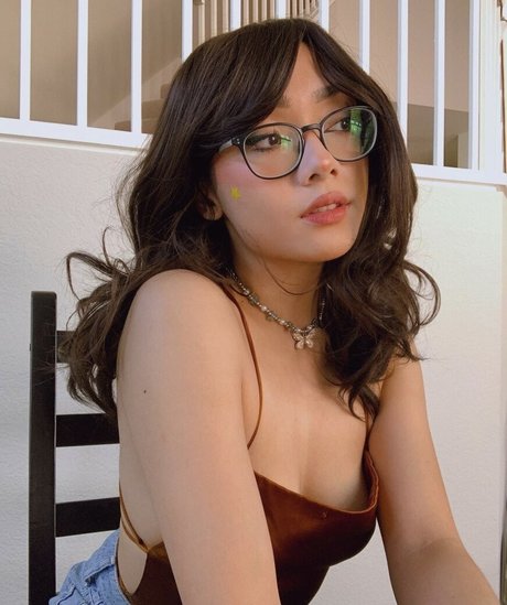 honeebell pornostar nackte foto