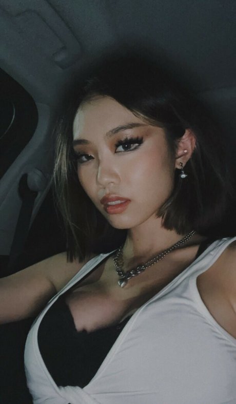 Chael dot nacktheit kunst galerie