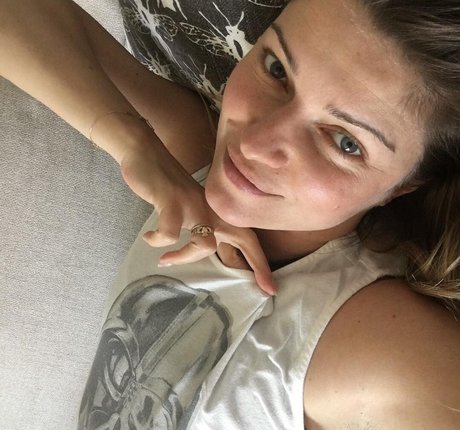 Ivana Milicevic erwachsene erotische bild