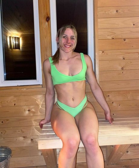 Ellenvy Ajvie top nackt galerie