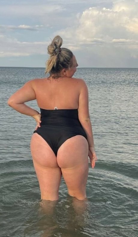 Emma Burzynski kostenlose nacktheit bild