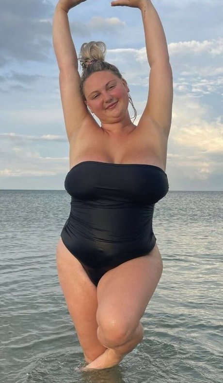 Emma Burzynski nackt pornographische galerien