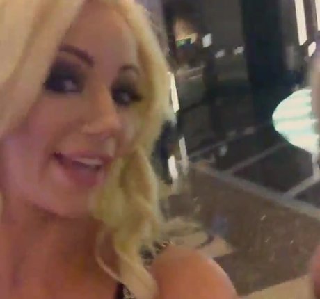 nicolettesheaxxx Bilder