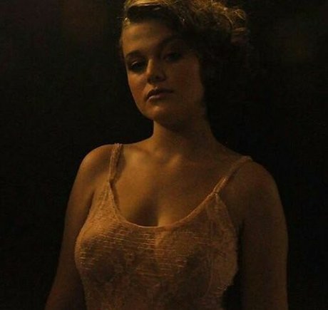 Giulia Gemelli model nacktheit galerie