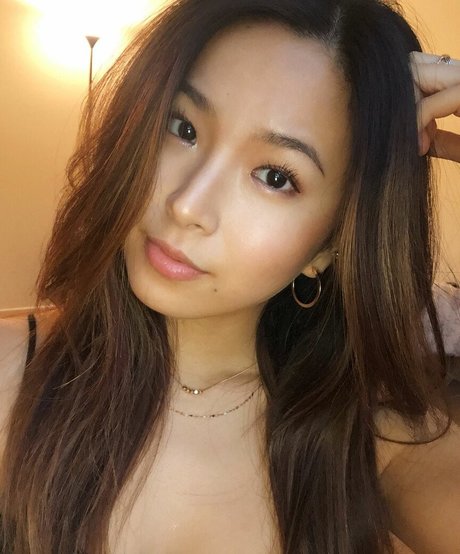 Mimi Furu erotische pornographische bild