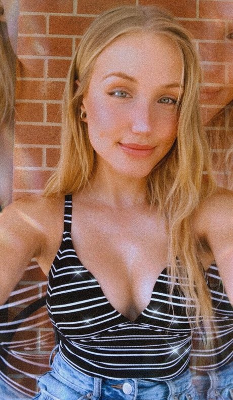 QAEKZ pornostar nackten bilder