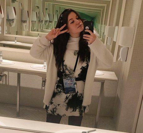 Aayley hübsche pornografische archiv