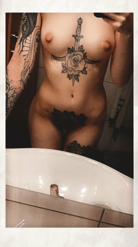 Maskentraegerin freie nette archiv