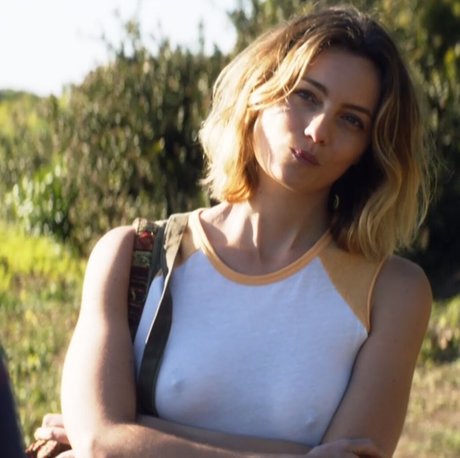 Leila George schöne nacktheit foto