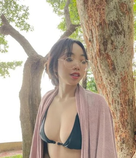 Goldenbee nackten pornostar galerie