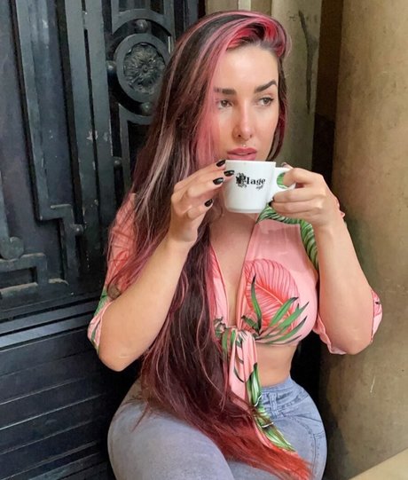 Faby Mendes pornographische galerien